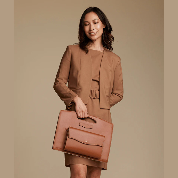 Travel Light - Captain Sleeve Suite Plus